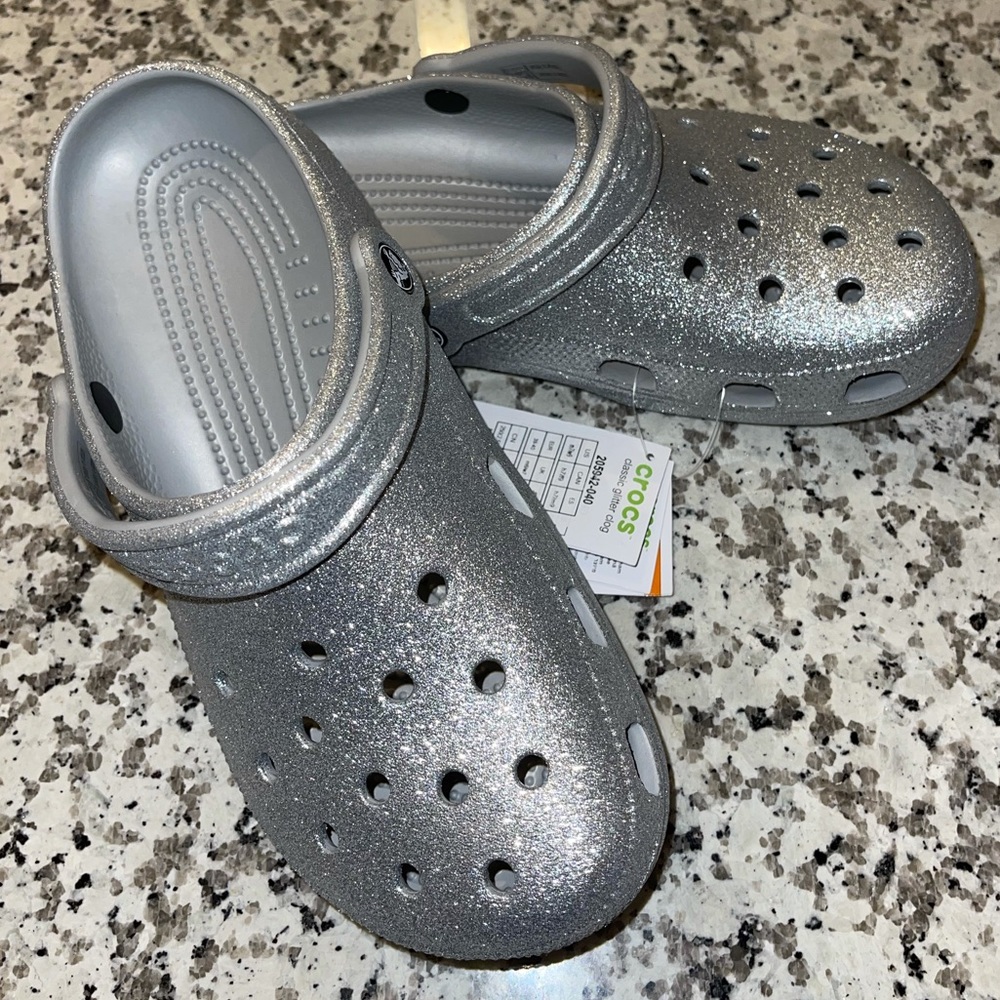 Women’s or Unisex Crocs 🐊